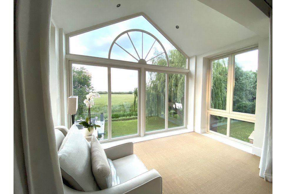 Master bedroom sitting area